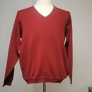 St. Croix 100% NWT Merino Wool V-Neck sweater. Made in the USA.